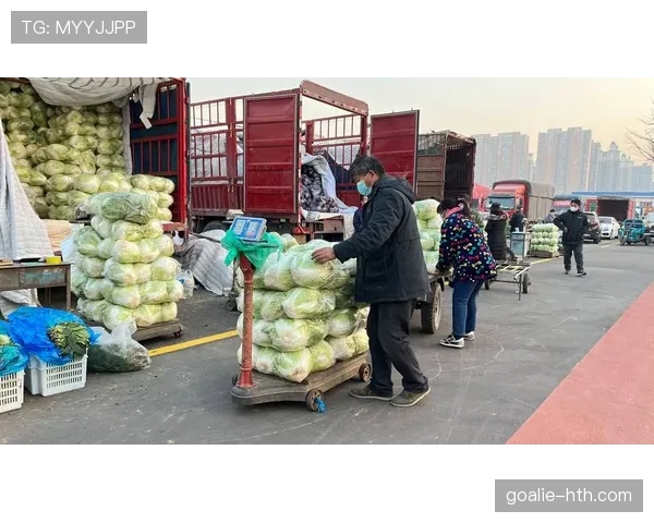阿萨尔森年薪能买好几套房，周末背着菜篮子去菜市场
